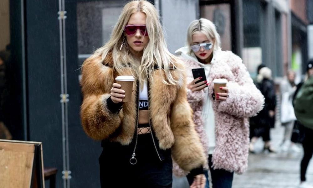 Σχεδιαστές καλούν τον Τζόνσον να απαγορεύσει τις πωλήσεις γούνας